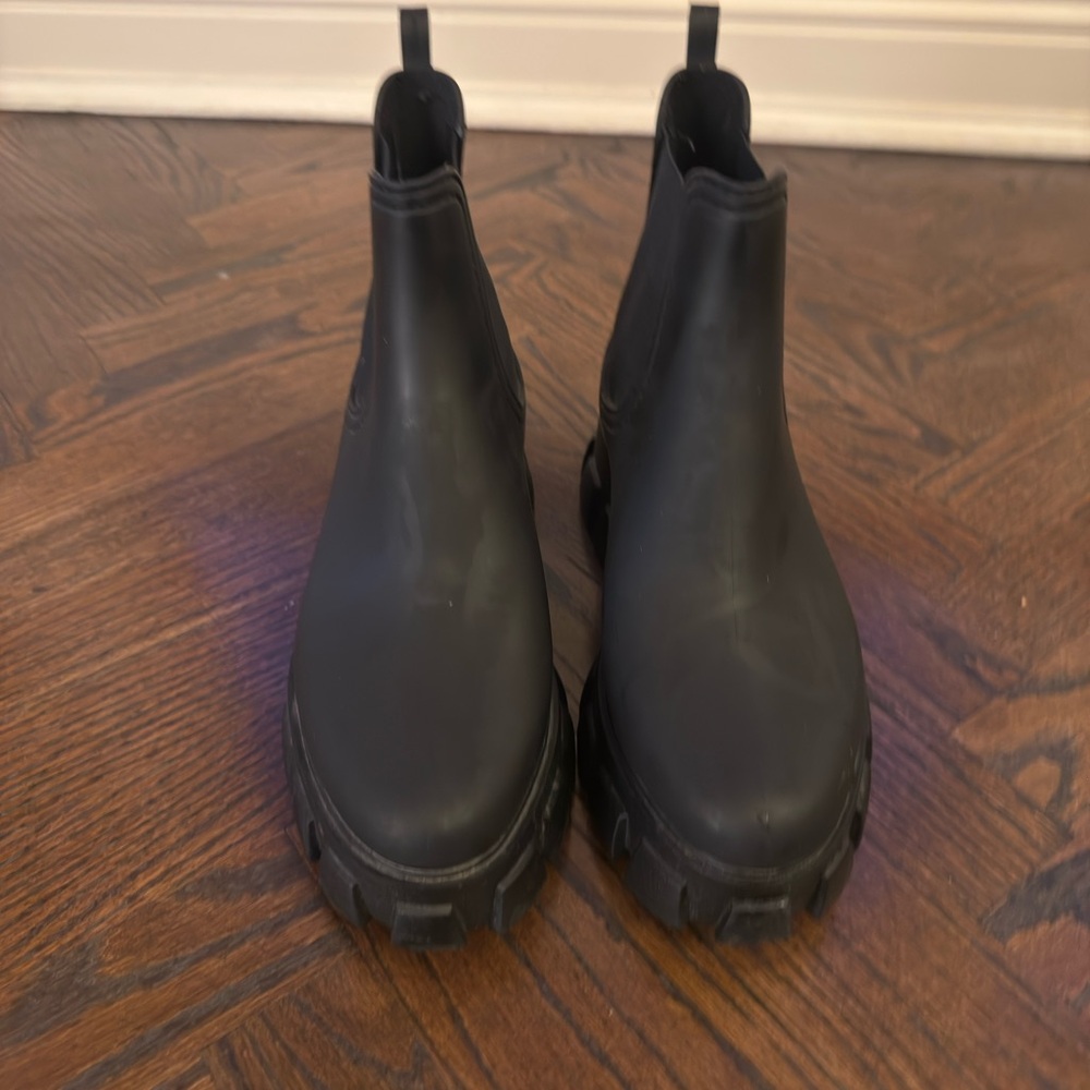 Jeffrey Campbell matte black rubber Chunky Chelsea Boots size 9